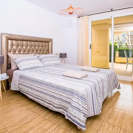 Bajo Con Jardin Privado * Platja de Larenal
