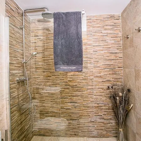 Bajo Con Jardin Privado *