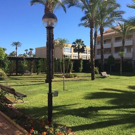 Bajo Con Jardin Privado *