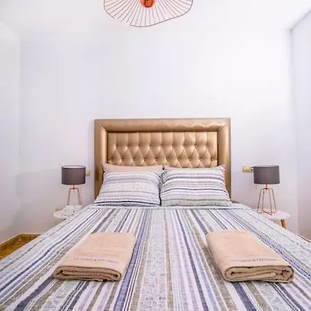 Bajo Con Jardin Privado *