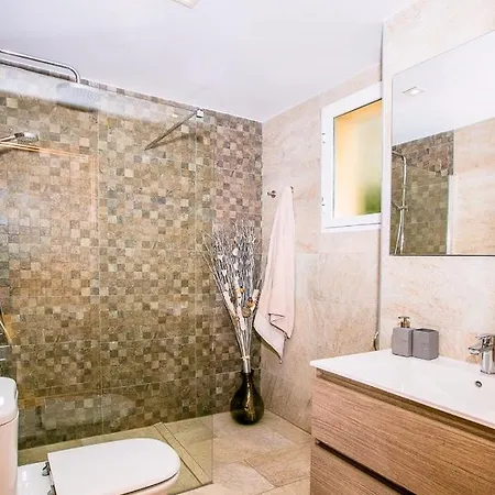 Apartment Bajo Con Jardin Privado *